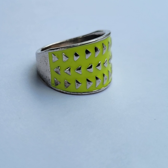 Lia sophia green ring size 10 - Picture 2 of 4